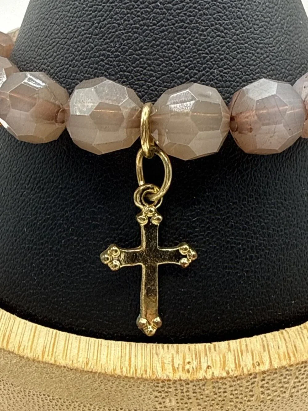 Unbranded faceted gray
